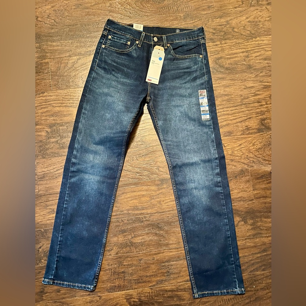 Levi's Dark Blue Straight Jeans size 31x32 NWT